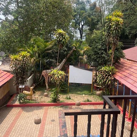 Hotel Madhura Belgaum Bagian luar foto