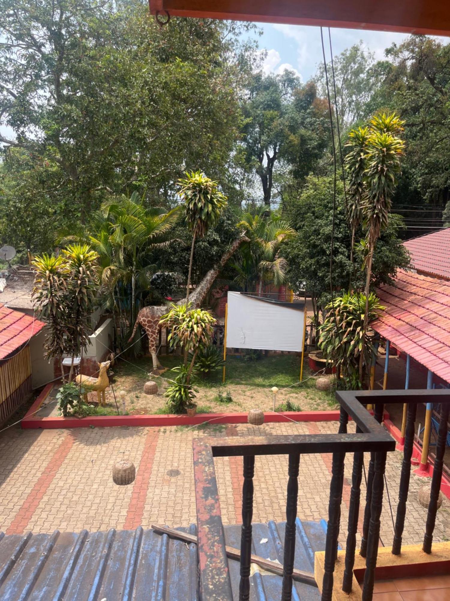Hotel Madhura Belgaum Bagian luar foto