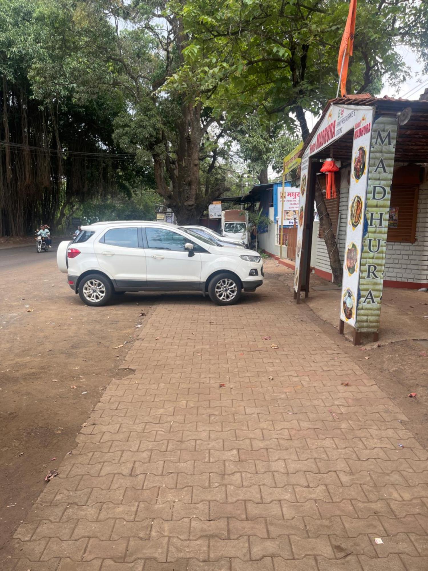 Hotel Madhura Belgaum Bagian luar foto
